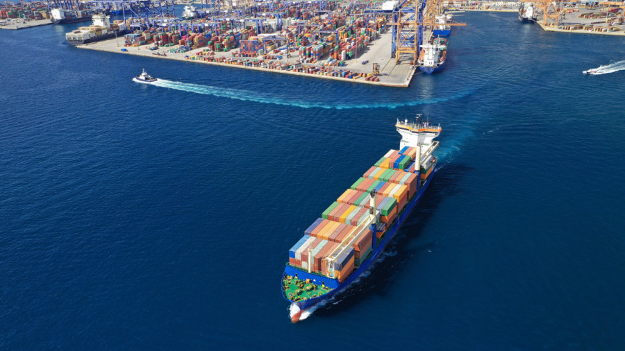 Svet naručuje, Kina isporučuje gužva u lukama diže cene tereta u nebo