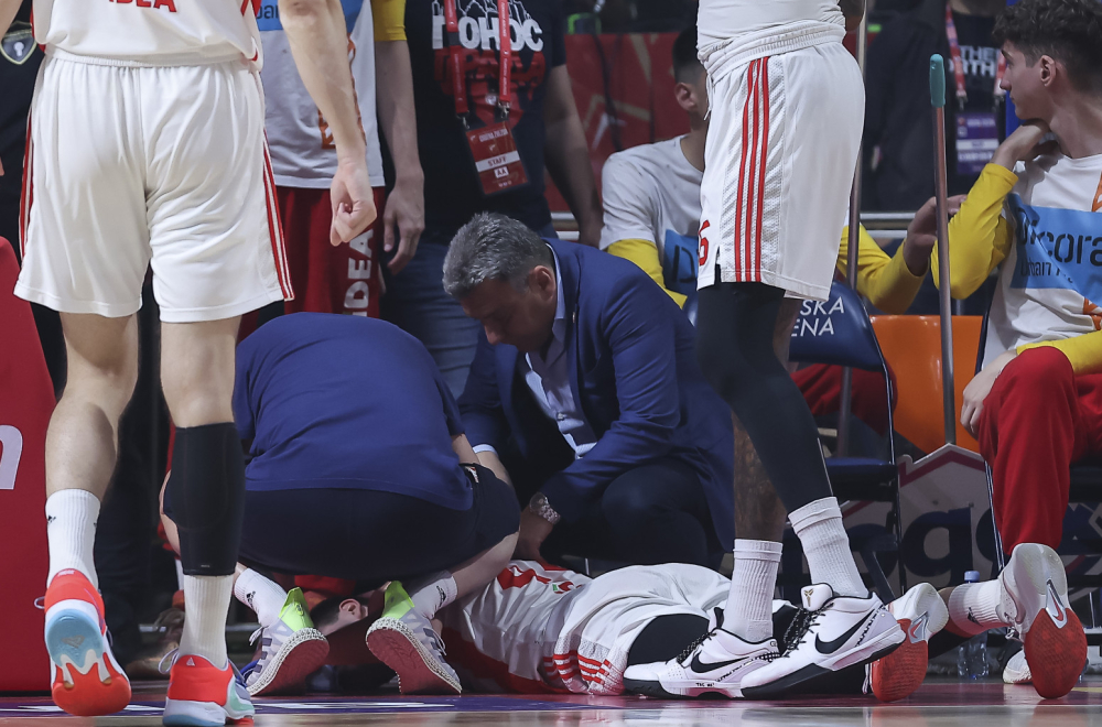 Nikola Topić iznet sa parketa! VIDEO