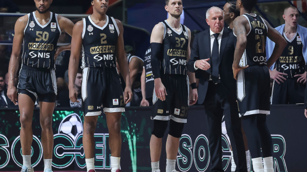 Košarkaši Partizana bez reči napustili "Pionir"