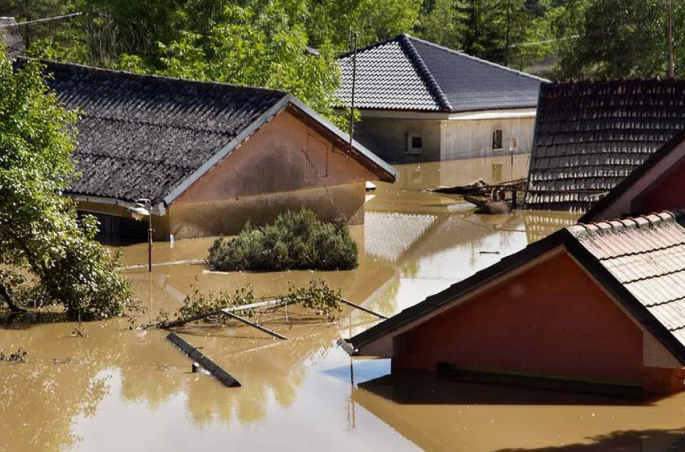 Majske poplave u Srbiji 2014: Dani kad se voda spojila sa sivilom neba, a Obrenovac postao močvara
