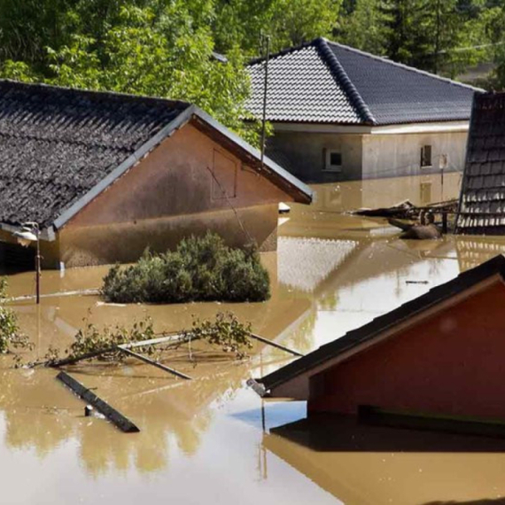 Majske poplave u Srbiji 2014: Dani kad se "voda spojila sa sivilom neba", a Obrenovac postao "močvara"