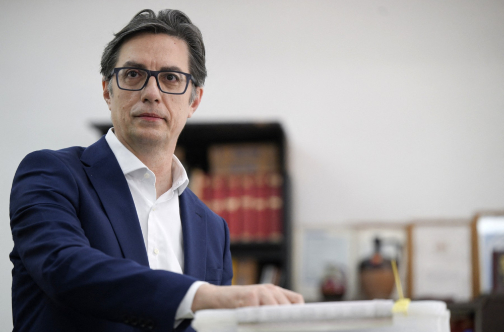 Pendarovski se odrekao penzije, ali ne i drugih privilegija