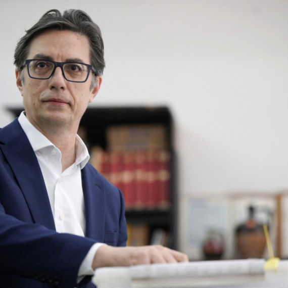 Pendarovski se odrekao penzije, ali ne i drugih privilegija