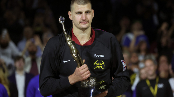 MV3 – Jokić podigao "Majkl Džordan" trofej za najboljeg igrača VIDEO