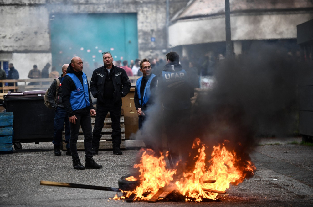 Sve ključa; Makron: Bićemo beskompromisni