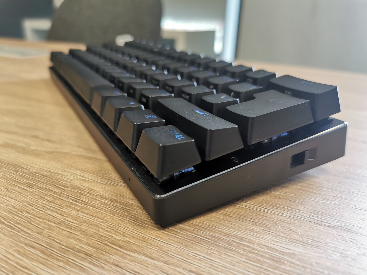 Tastatura za elitne gejmere: Logitech G ProX 60 Lightspeed