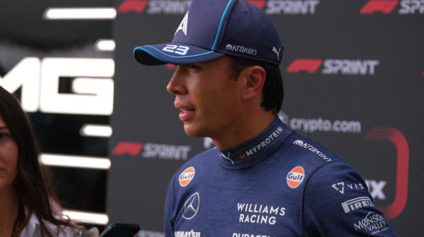 Šok za Vilijams – Albon i Sainc diskvalifikovani