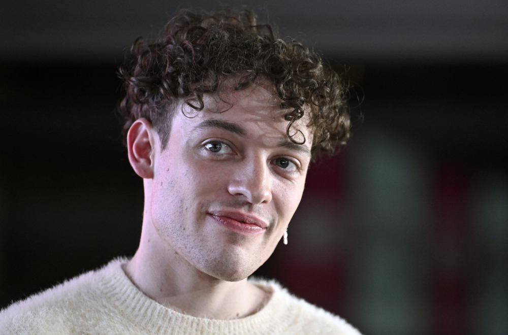 Nemo otpevao novu verziju pobedničke pesme: Omaž teško bolesnoj divi VIDEO