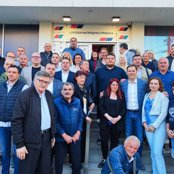 Mali sa građanima Malog Mokrog Luga: "Ovo su vremena kada treba da se ujedinimo" FOTO