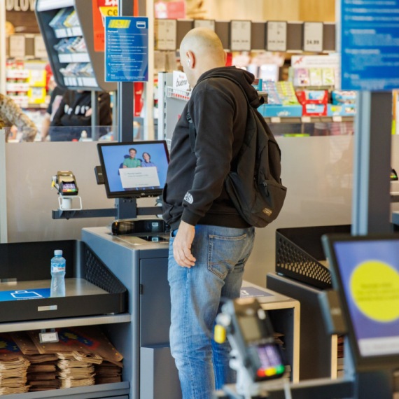 Lidl izbacuje papirne račune: Kupovina samo na samouslužnim kasama