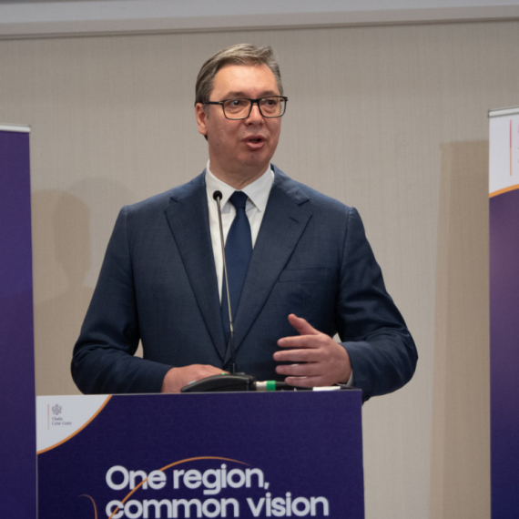 Vučić: Everyone should make a decision on the resolution; I have no message for Montenegro