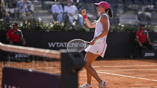 Iga Švjontek prva finalistkinja Rima – dobila derbi u dva seta