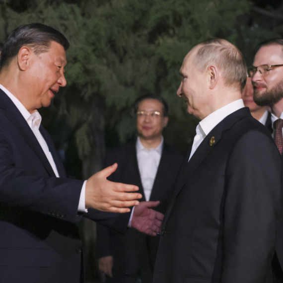 Totalni raspad u najavi: Putin "preuzeo" Kinu?