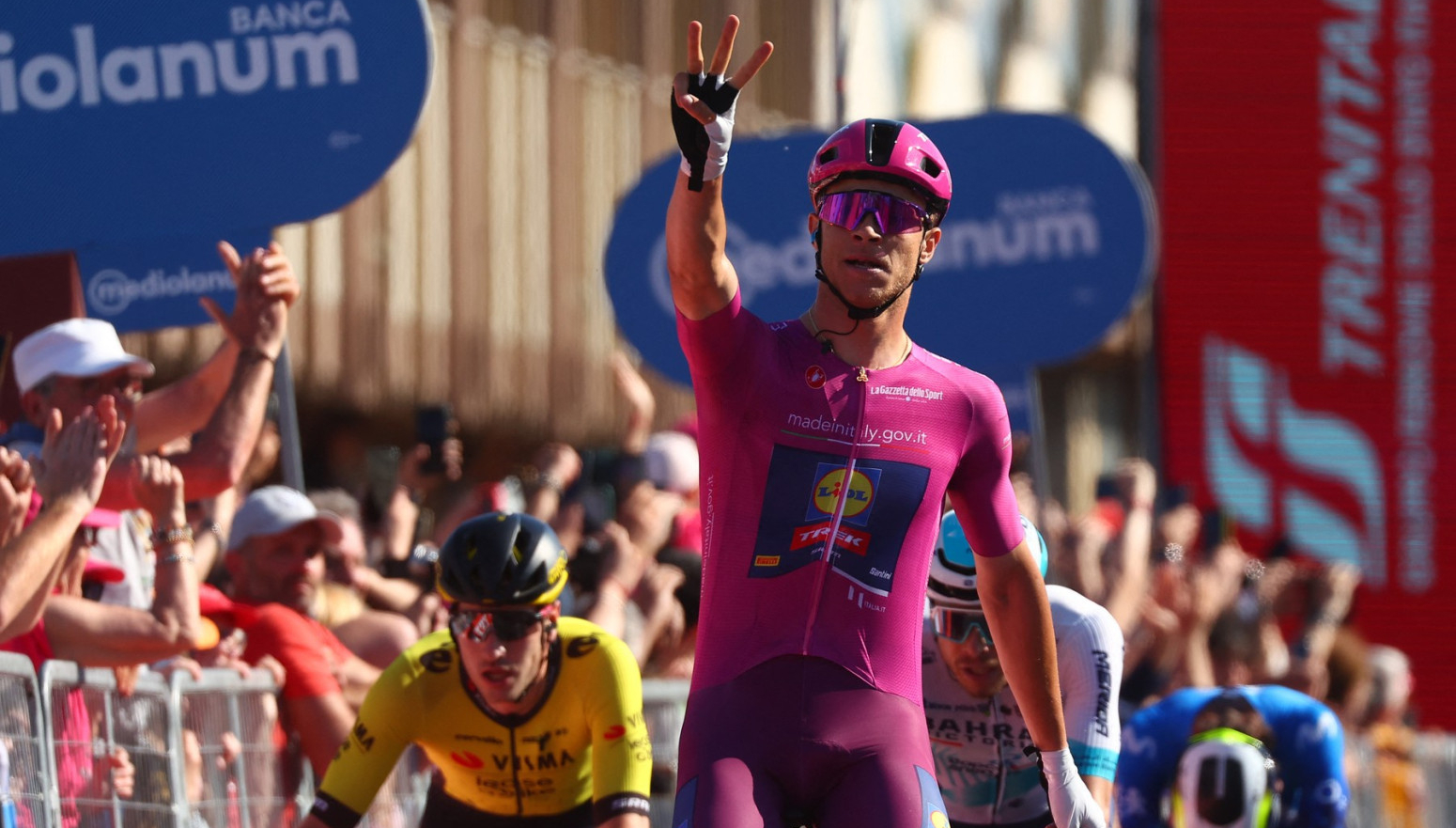 Milan kralj sprinta, Italijan stigao do het-trika na Điru VIDEO