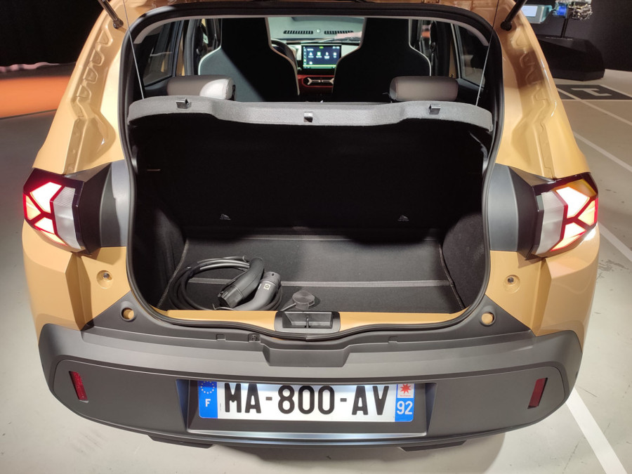 Ekskluzivno iz Pariza: Dacia Spring – jeftini električni auto konačno i u Srbiji FOTO