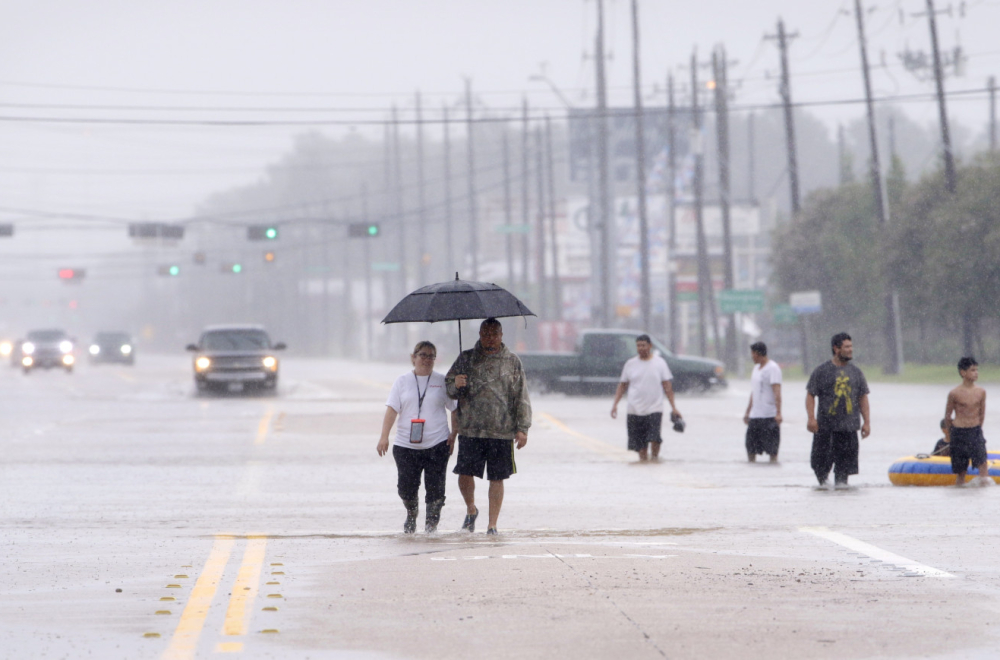 Nova katastrofa: Hiljade ljudi bez struje nakon razorne oluje