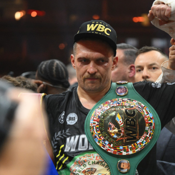 Usik je apsolutni šampion boksa – Ukrajinac jači od "kralja cigana"