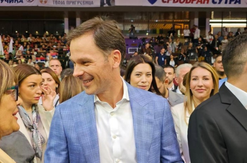 Mali na skupu "Aleksandar Vučić – Srbija sutra" u Novom Sadu: Sjajna atmosfera u hali Spens FOTO