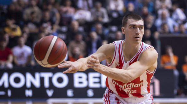 Šta je Lazarević rekao policiji: "Pitao sam ga, on se izmakao i udario pesnicom"