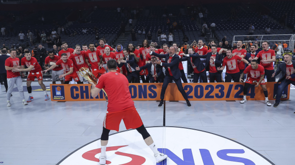 Zvezda "metlom" do titule – trofej za Topića; Obradović o stravičnom; Nedović o osećaju, Anđušić o tuči