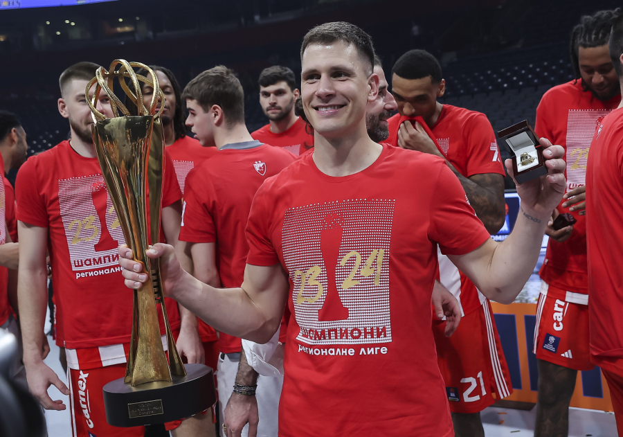Zvezda metlom do titule – trofej za Topića; Obradović o stravičnom; Nedović o osećaju, Anđušić o tuči