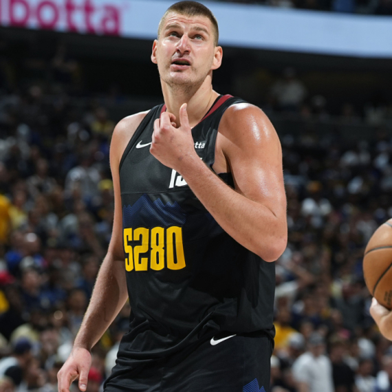 Raspad Denvera, Jokić 34p – istorijski preokret Vulvsa, od -20 do finala Zapada!