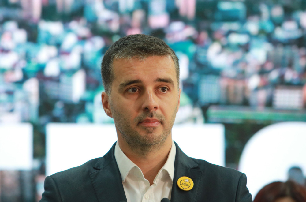 Mediji: Kako Manojlović pokušava da sakrije da ga finansiraju Rokfeler i Soroš VIDEO