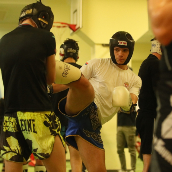 Kik-boks klub Niš najuspešniji na šampionatu Srbije u lou-kiku