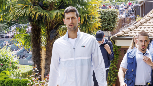 Novak odradio trening, pa otišao na fudbal FOTO