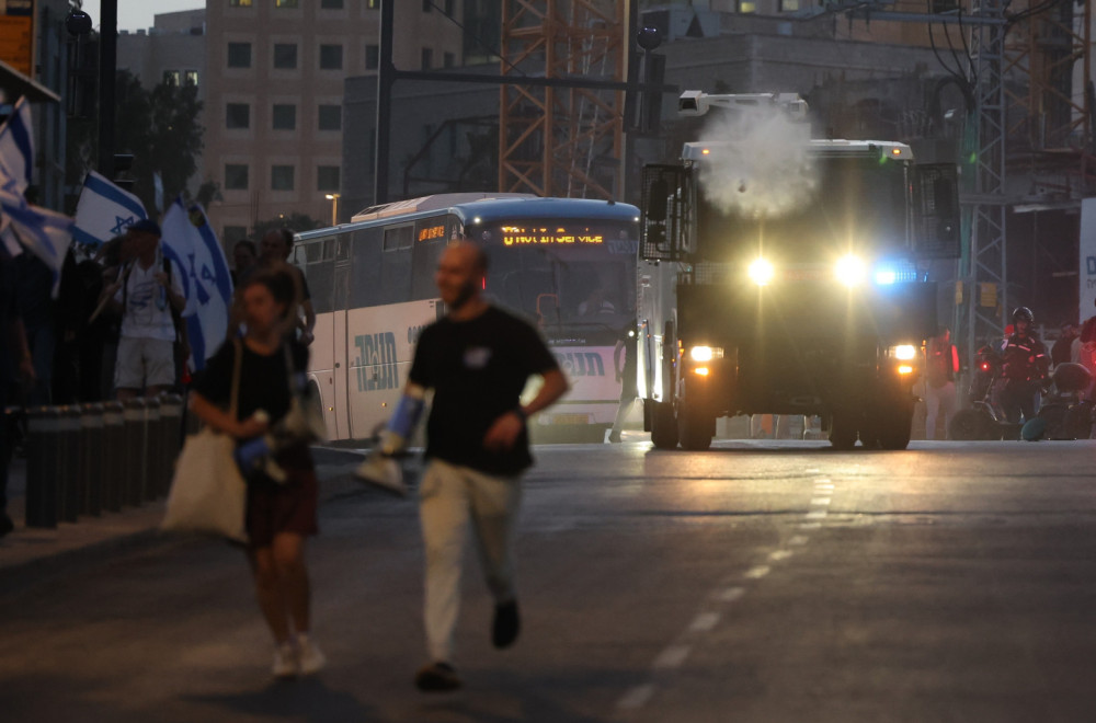 Napad na Izrael; Odjekuju sirene