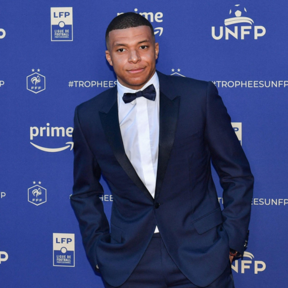 Mbape priredio oproštajnu žurku – majka kaže "znate gde ide" VIDEO