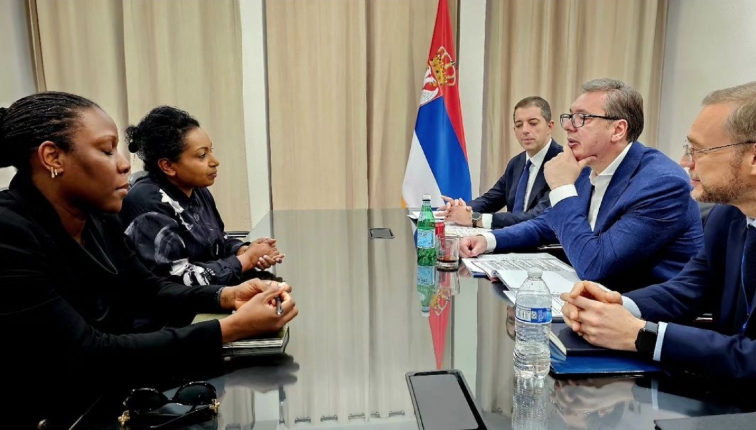 Vučić sa predstavnicom Svete Lucije: Rizični presedani vode do politizacije istorijskih činjenica FOTO