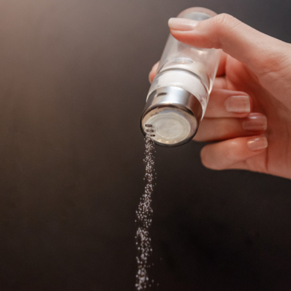 Ovih šest zabrinjavajućih simptoma pokazuju da konzumirate previše soli