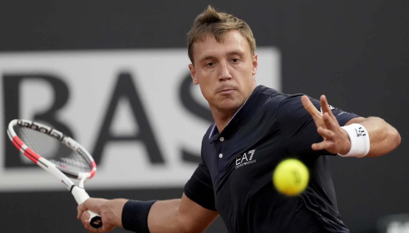 Međedović dominantno do glavnog žreba Rolan Garosa!