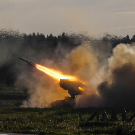 Stižu rakete i teška artiljerija; Odjekuju eksplozije širom Ukrajine
