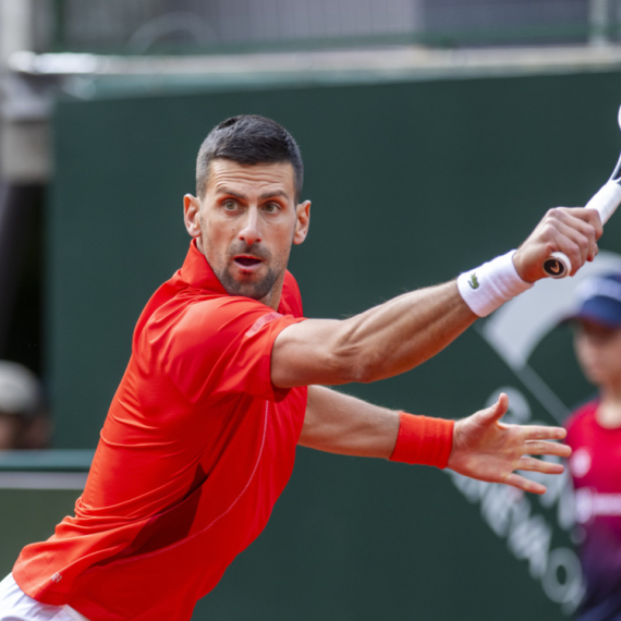 Fenomenalni Đoković u polufinalu Ženeve!