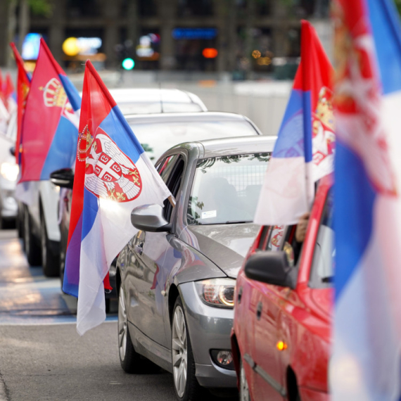 Beograđani na ulicama: Velika podrška predsedniku Vučiću FOTO/VIDEO