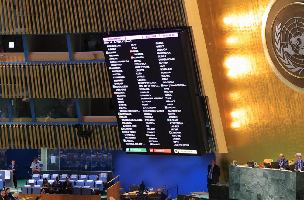 Likuju u BiH; Pušteni sramotni naslovi: "Istorijski dan"; Hrvati udarili na Vučića, Albanci prete Srbiji FOTO