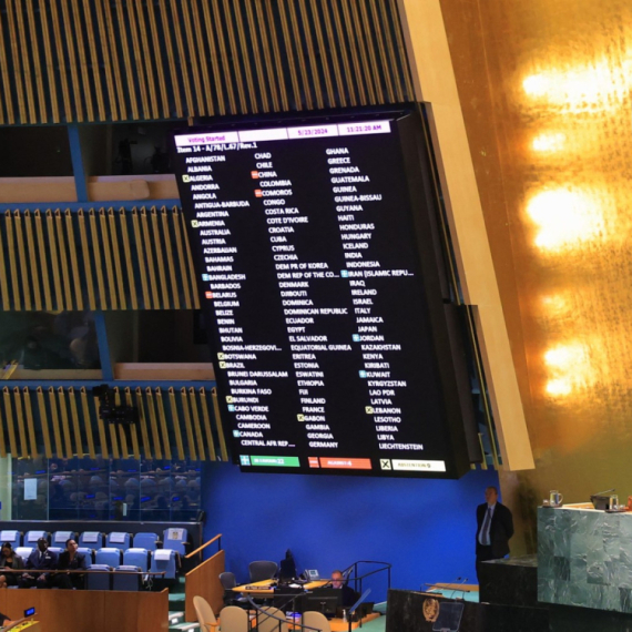 Likuju u BiH; Pušteni sramotni naslovi: "Istorijski dan"; Hrvati udarili na Vučića, Albanci prete Srbiji FOTO