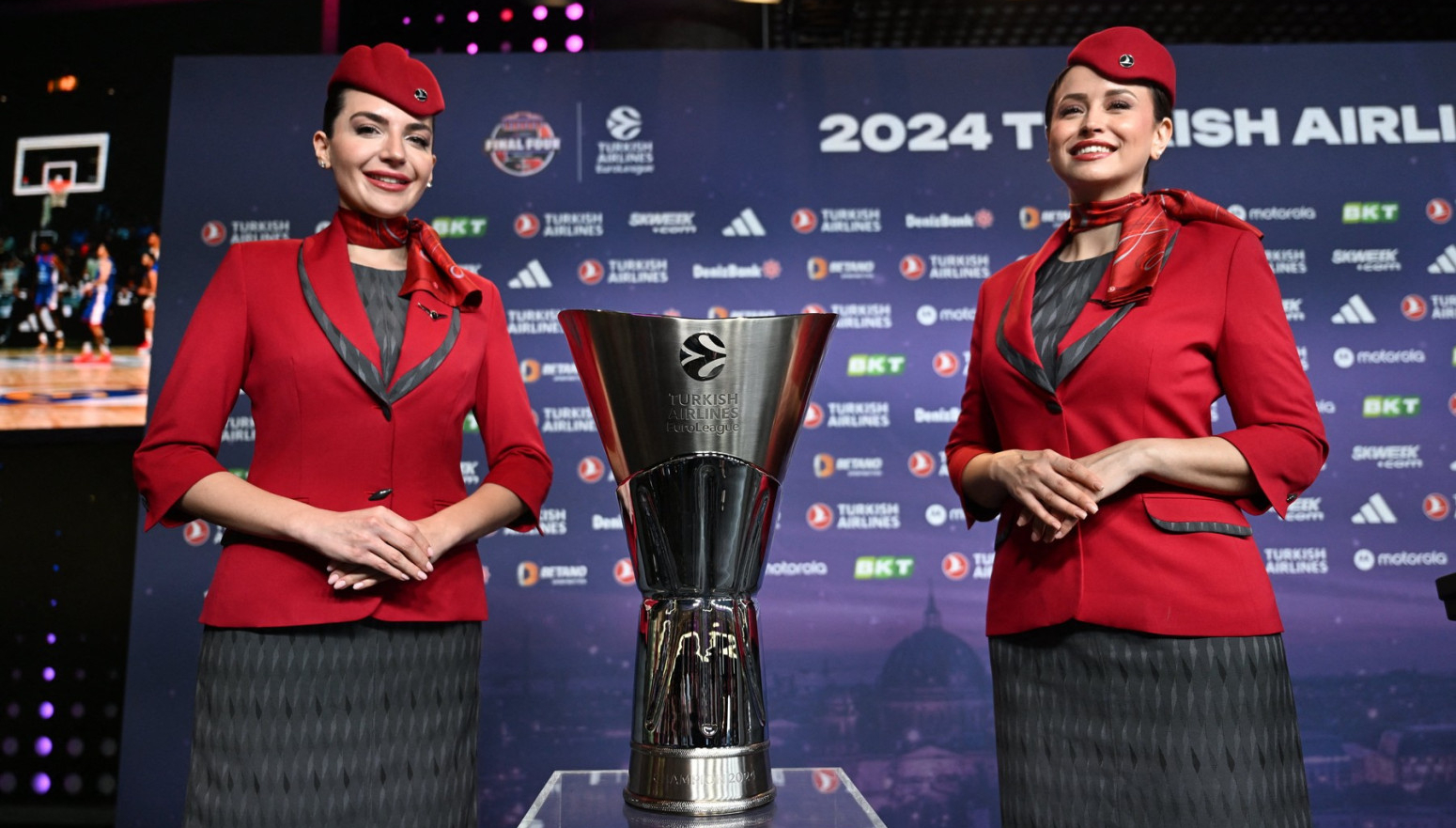 Grci i Turci okupiraju Berlin – ali mogu li da svrgnu "kralja"?