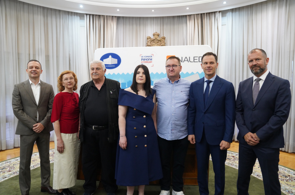 Mali uručio ključeve stanova dobitnicima u nagradnoj igri "Uzmi račun i pobedi" FOTO