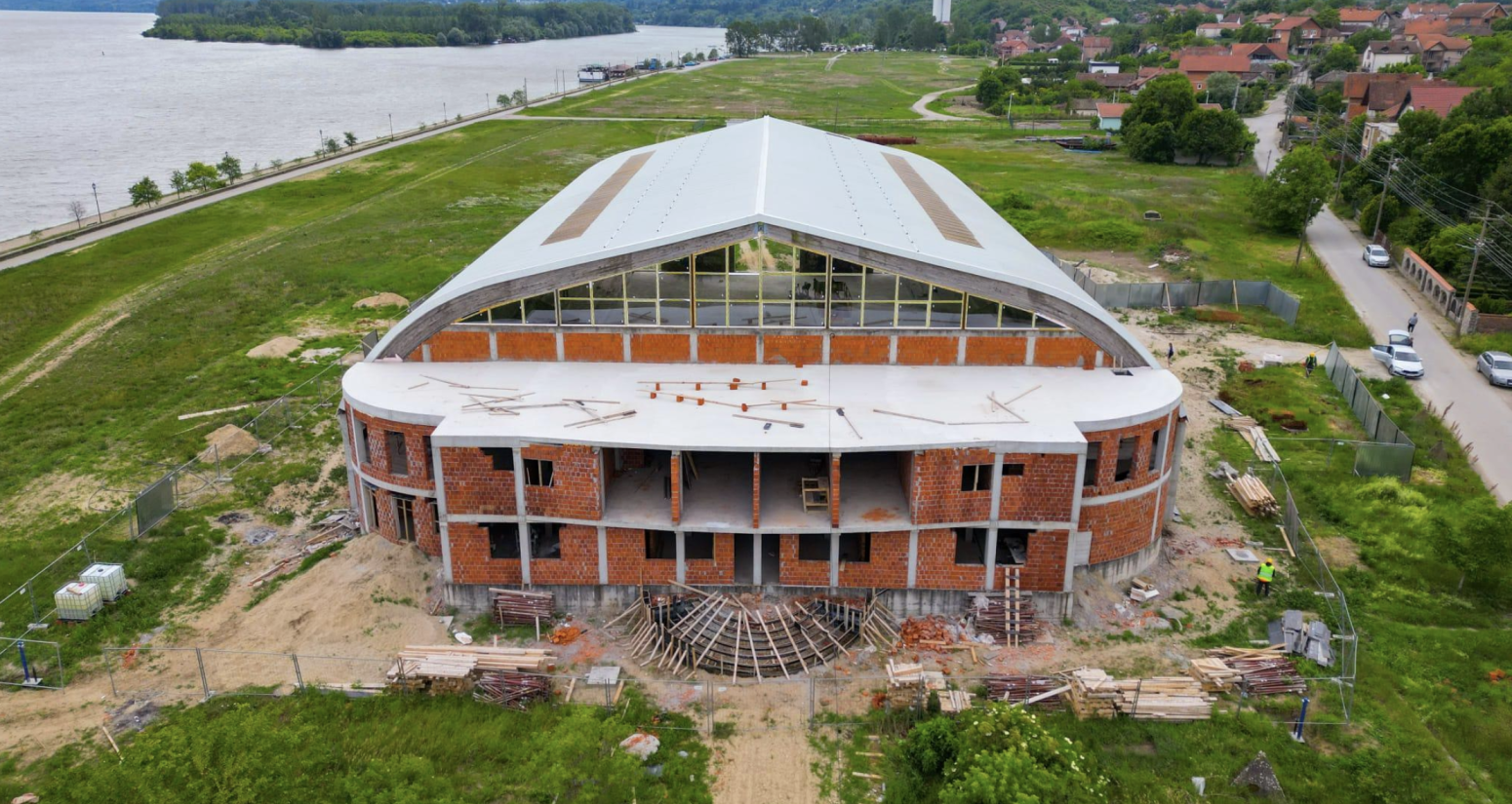 U Beogradu se gradi multifunkcionalna sportska hala sa terenima i bazenom FOTO