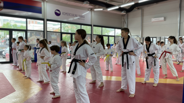 Druženje sa šampionima – Milica, Tijana, Vanja oduševili klince VIDEO