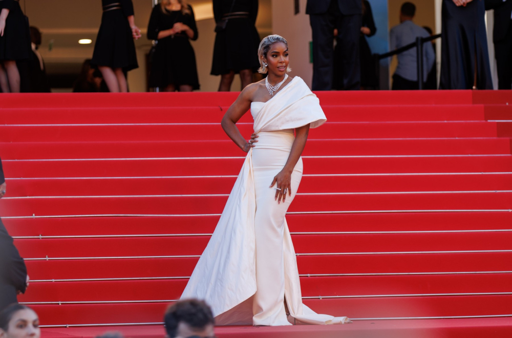 Prvo oglašavanje pevačice nakon skandala u Kanu VIDEO