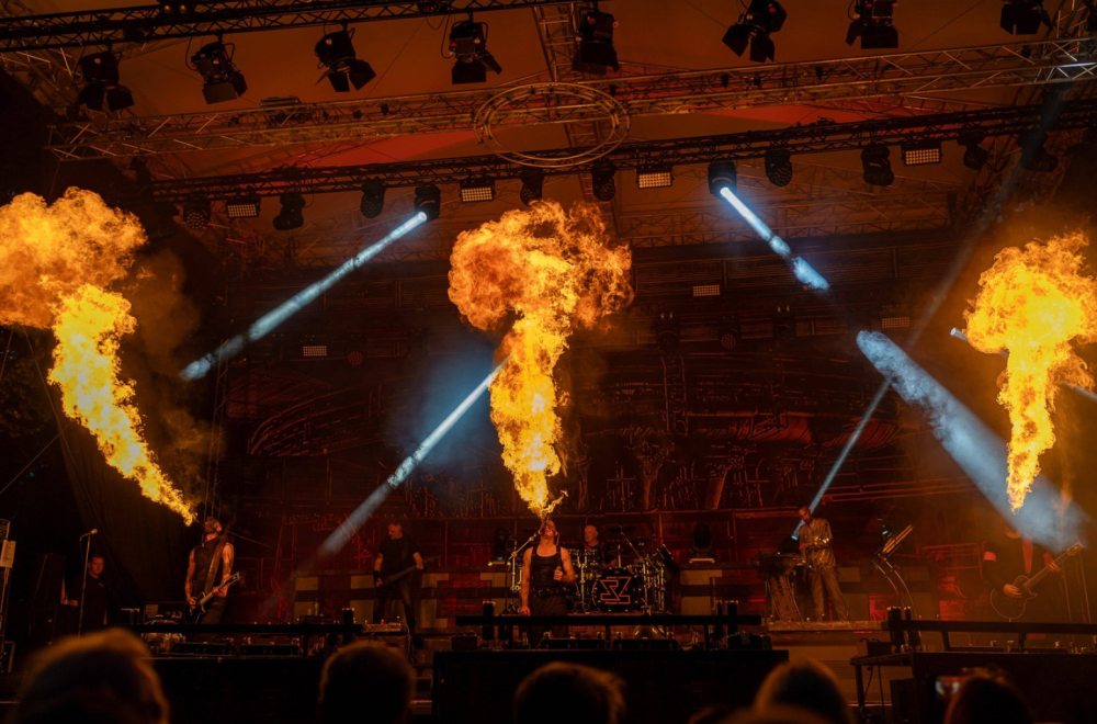 Beograd će se "tresti": Ramštajn treći put u Beogradu, stigli posetioci iz cele Evrope