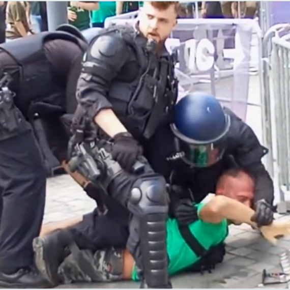 Opšti haos u Berlinu – tuča navijača PAO i Fenera, ima povređenih VIDEO