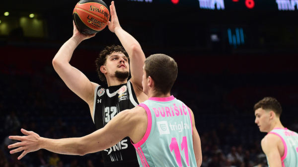 Blistava partija Trifunovića donela vođstvo Partizanu u polufinalu KLS