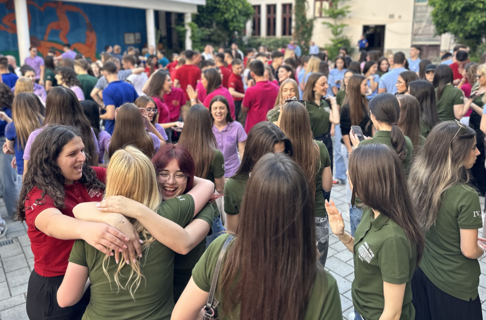 "Jedva smo čekali ovaj trenutak": Pesma i smeh odjekivali centrom Čačka FOTO