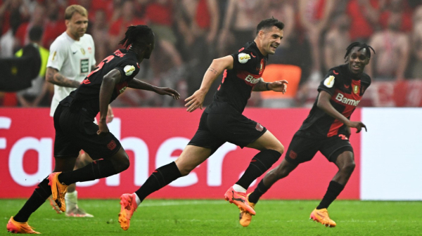 Džaka doneo Leverkuzenu "duplu krunu" VIDEO