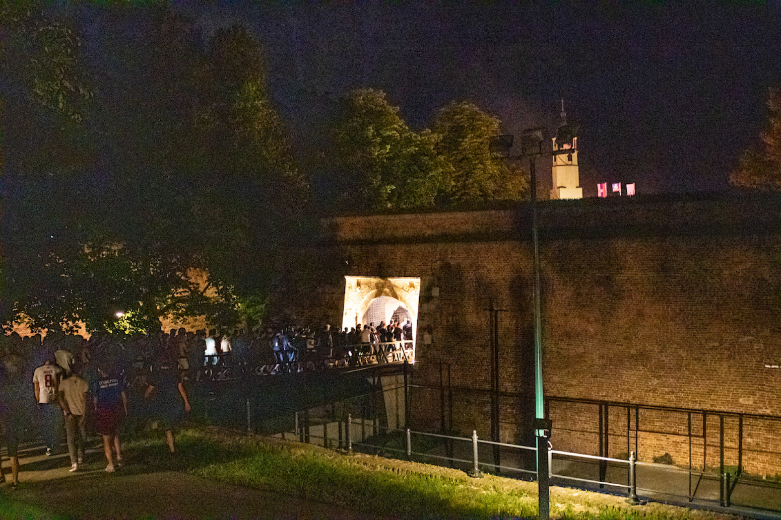 Delije priredile feštu na Kalemegdanu, stigli su igrači FOTO